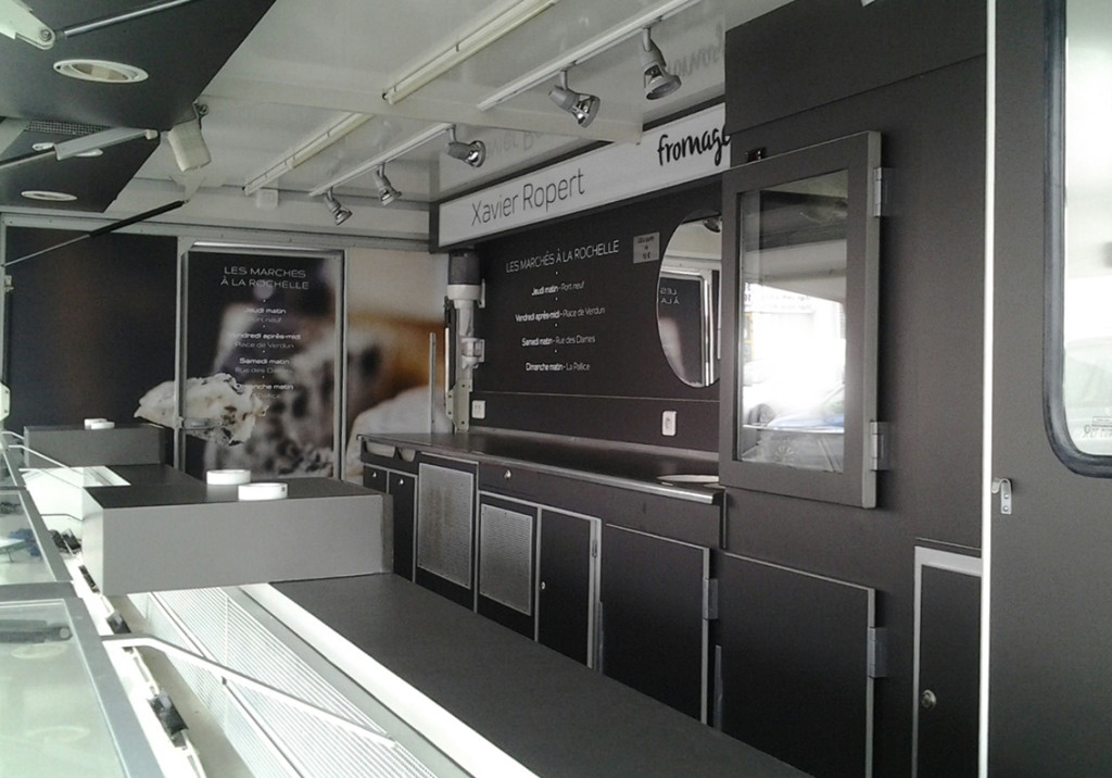 CAMION FROMAGER INTERIEUR
